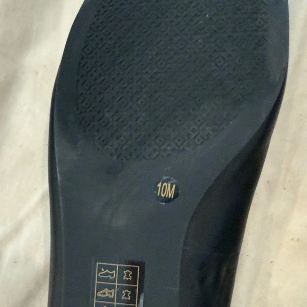 Tory Burch Black Flats with Logo Detail - Picture 6 of 6